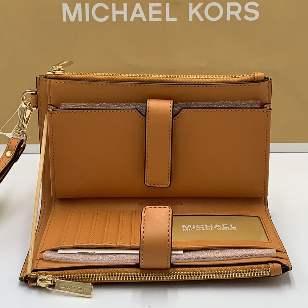 MICHAEL KORS
CIDER MULTI
LG DOUBLE ZIP WRISTLET 
Crocodile Leather Snakeskin - Picture 8 of 14